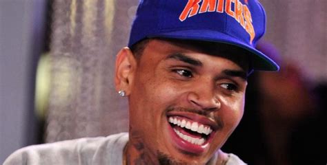 Chris Brown cria perfil em site adulto e primeira foto vaza na web